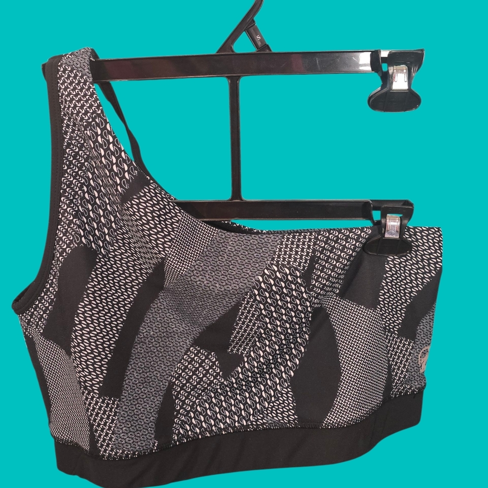 Black and white Patterned Women's athletic Sports Bra euc